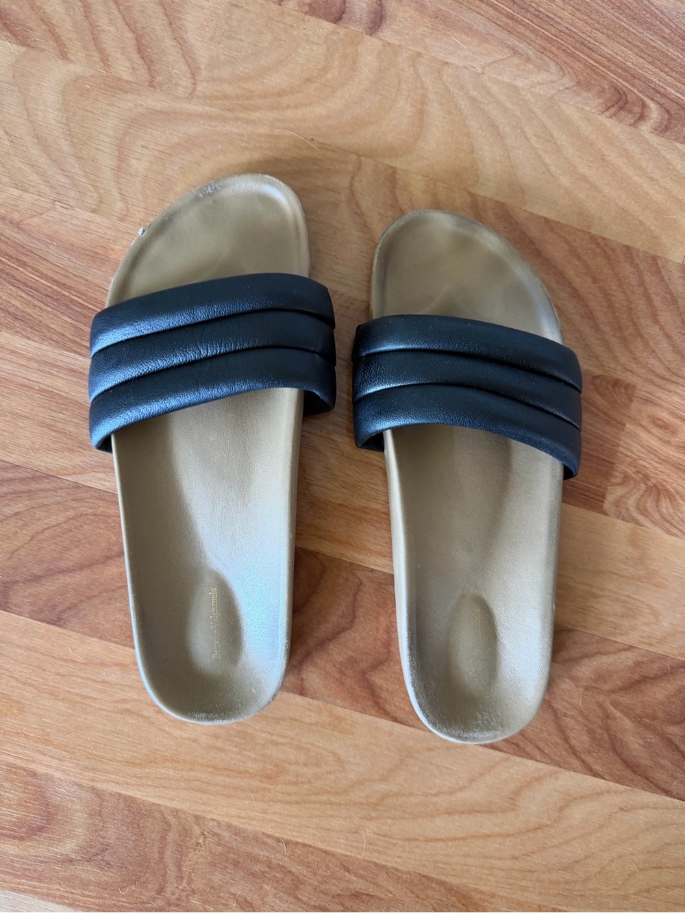 Beatrice Valenzuela Black and Tan Slide Sandals - Picture 3 of 9